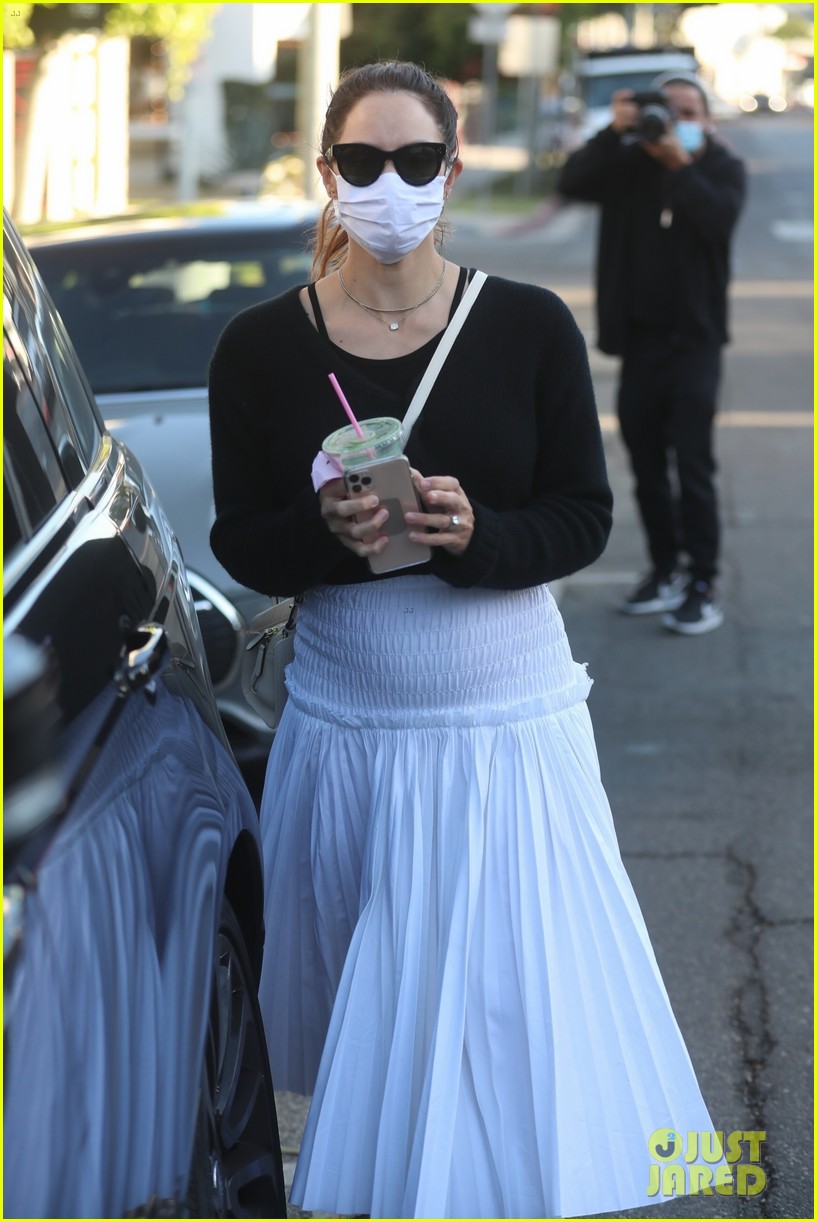 Pregnant Katharine McPhee Cradles Growing Baby Bump While Shopping for