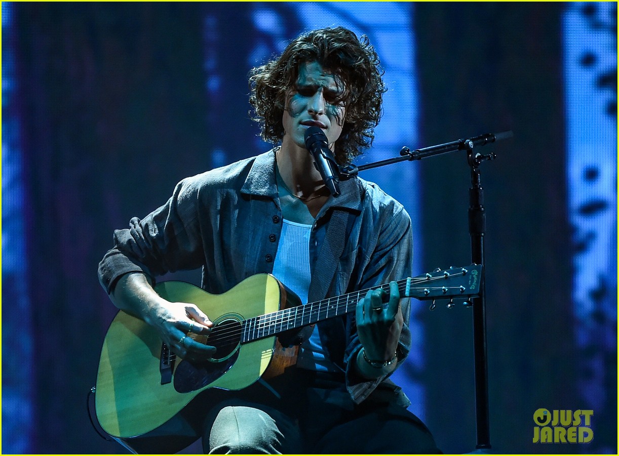 Justin Bieber & Shawn Mendes Perform New Song 'Monster' for First Time