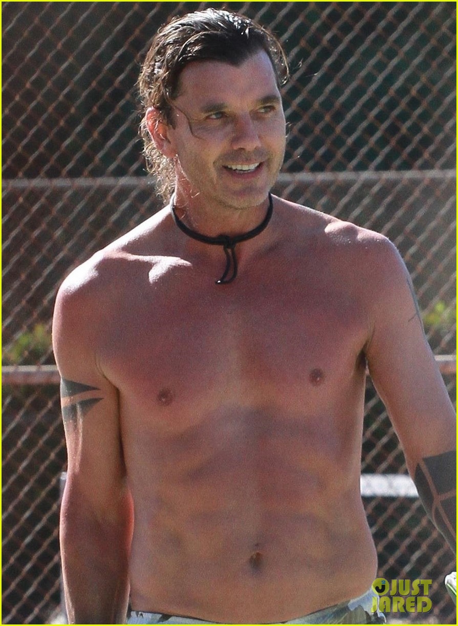 Gavin Rossdale Bares His Abs During Tennis Lesson in L.A.: Photo