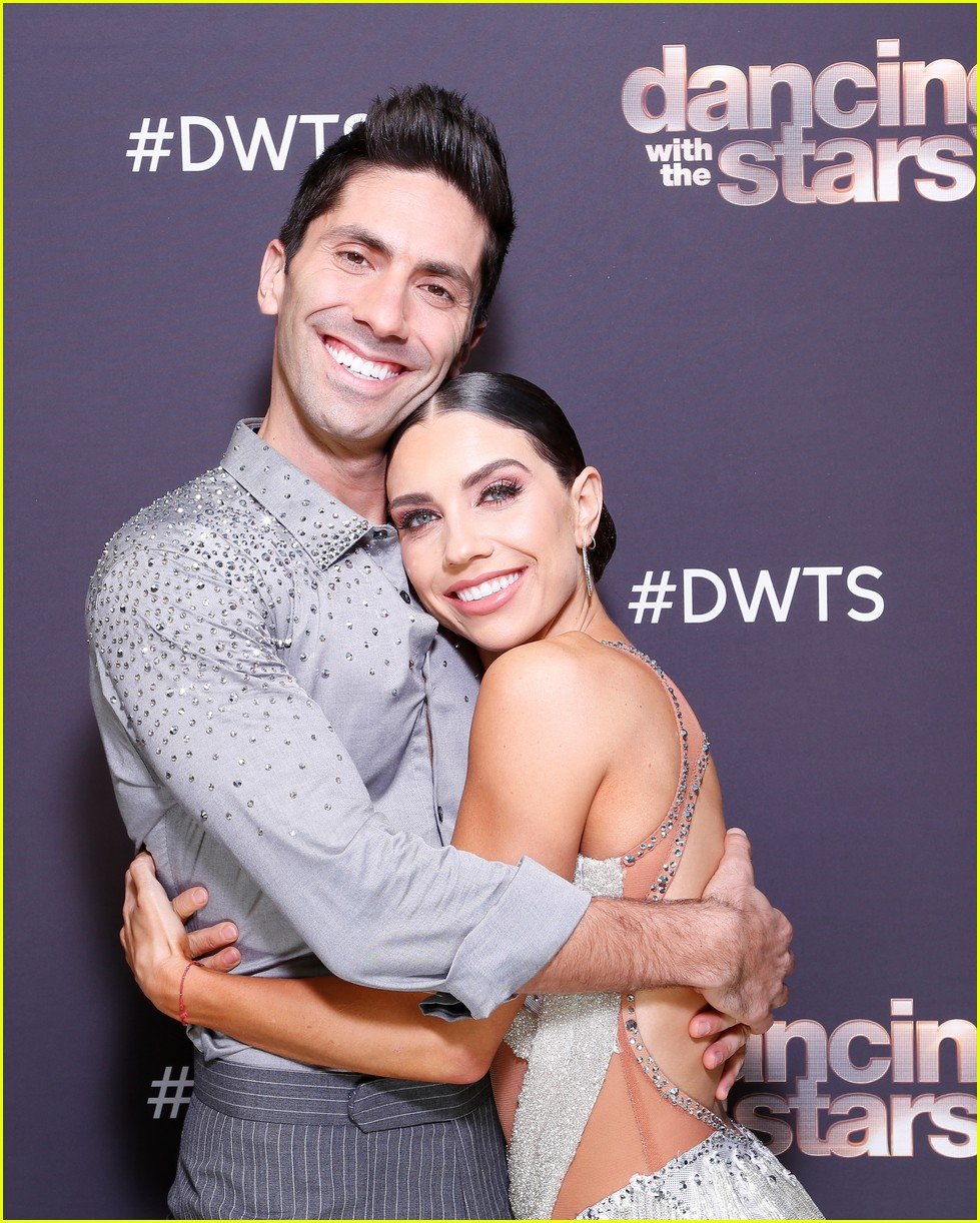 Catfish's Nev Schulman Shaved His Chest for the 'DWTS' Finale See the(00)