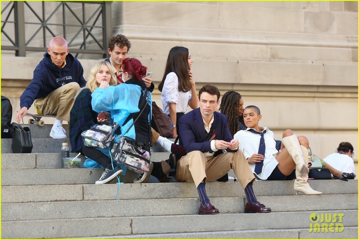 The Cast of 'Gossip Girl' Film All Together At Metropolitan Museu...