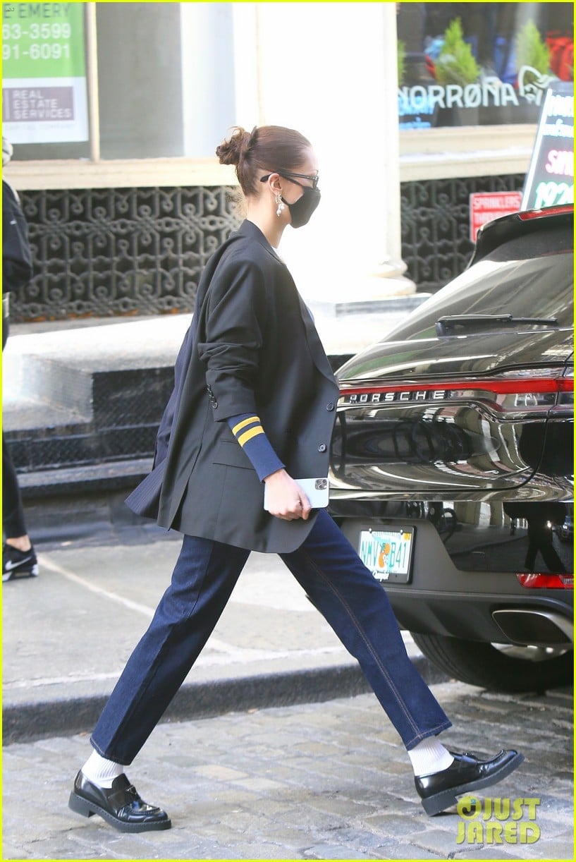 Bella Hadid Sports a Cool Look for Lunch with Friends in NYC: Photo