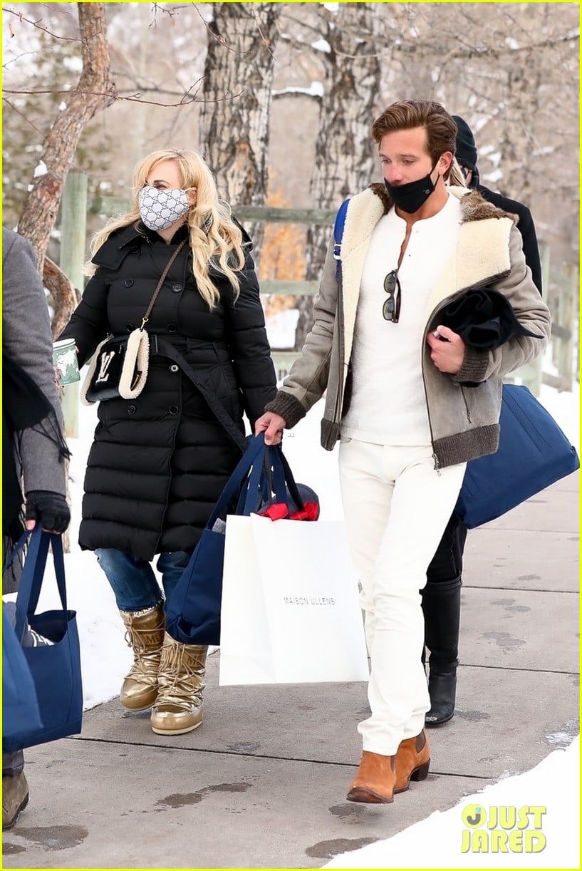 Photo: rebel wilson jacob busch keep cozy vacation in aspen 50 | Photo