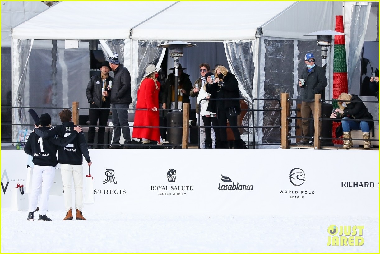 Photo: rebel wilson jacob busch keep cozy vacation in aspen 52 | Photo