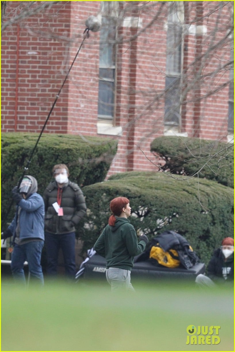 Photo: jennifer lawrence dont look up set with leonardo dicaprio 19