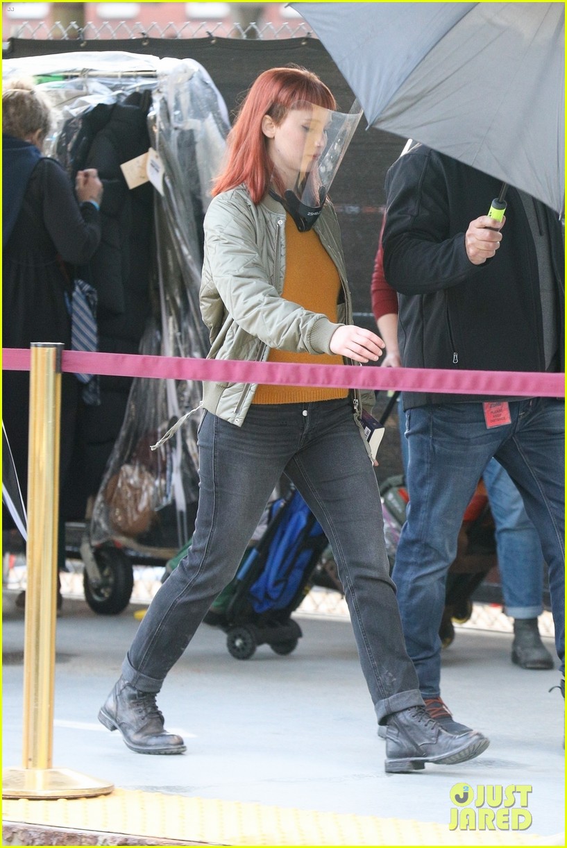 Photo: jennifer lawrence dont look up set with leonardo dicaprio 32