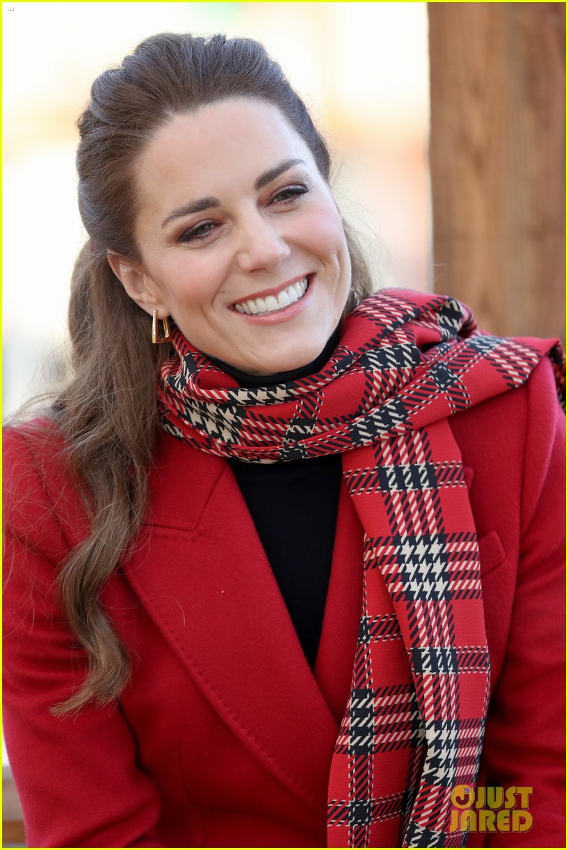 Duchess Kate Middleton Has a Mishap While Roasting Marshmallows! Photo