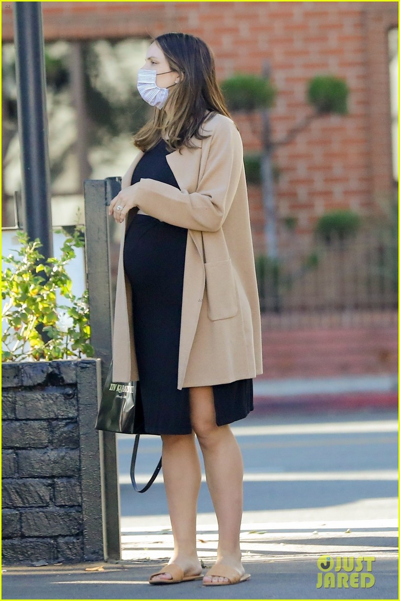 Pregnant Katharine McPhee Shows Off Baby Bump on Instagram For First(02)