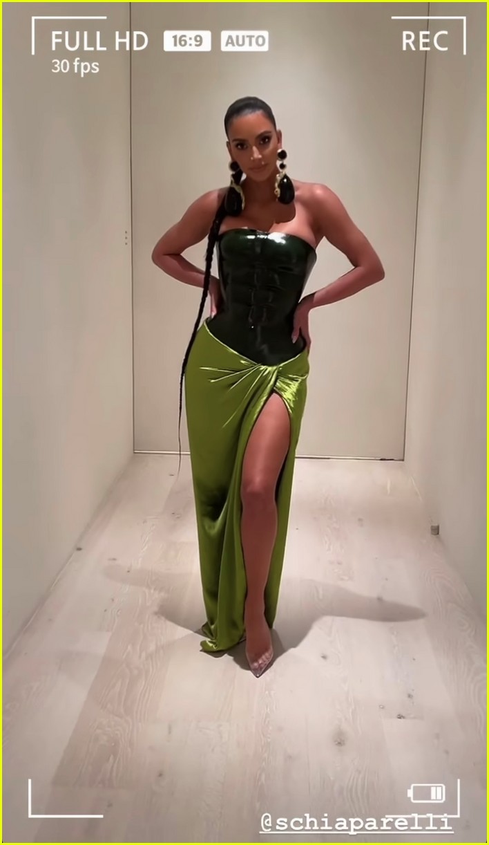 Kim Kardashian Wears Dress With Built In Abs For Christmas Eve Dinner Photo Christmas Christmas Kim Kardashian Pictures Just Jared Kim Kardashian Wears Dress With Built In Abs For Christmas Eve Dinner Photo Christmas Christmas Kim Kardashian Pictures Just Jared