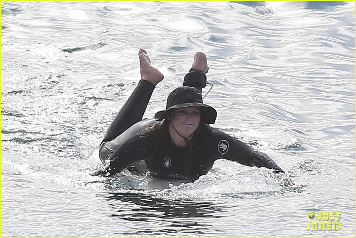Photo leighton meester catches some waves solo surf session 15 Photo