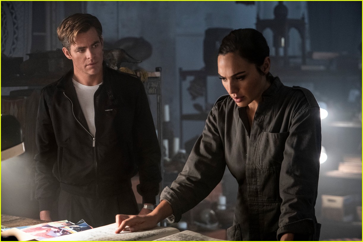 Photo wonder woman 1984 end credits explained 30. Photo 4511507