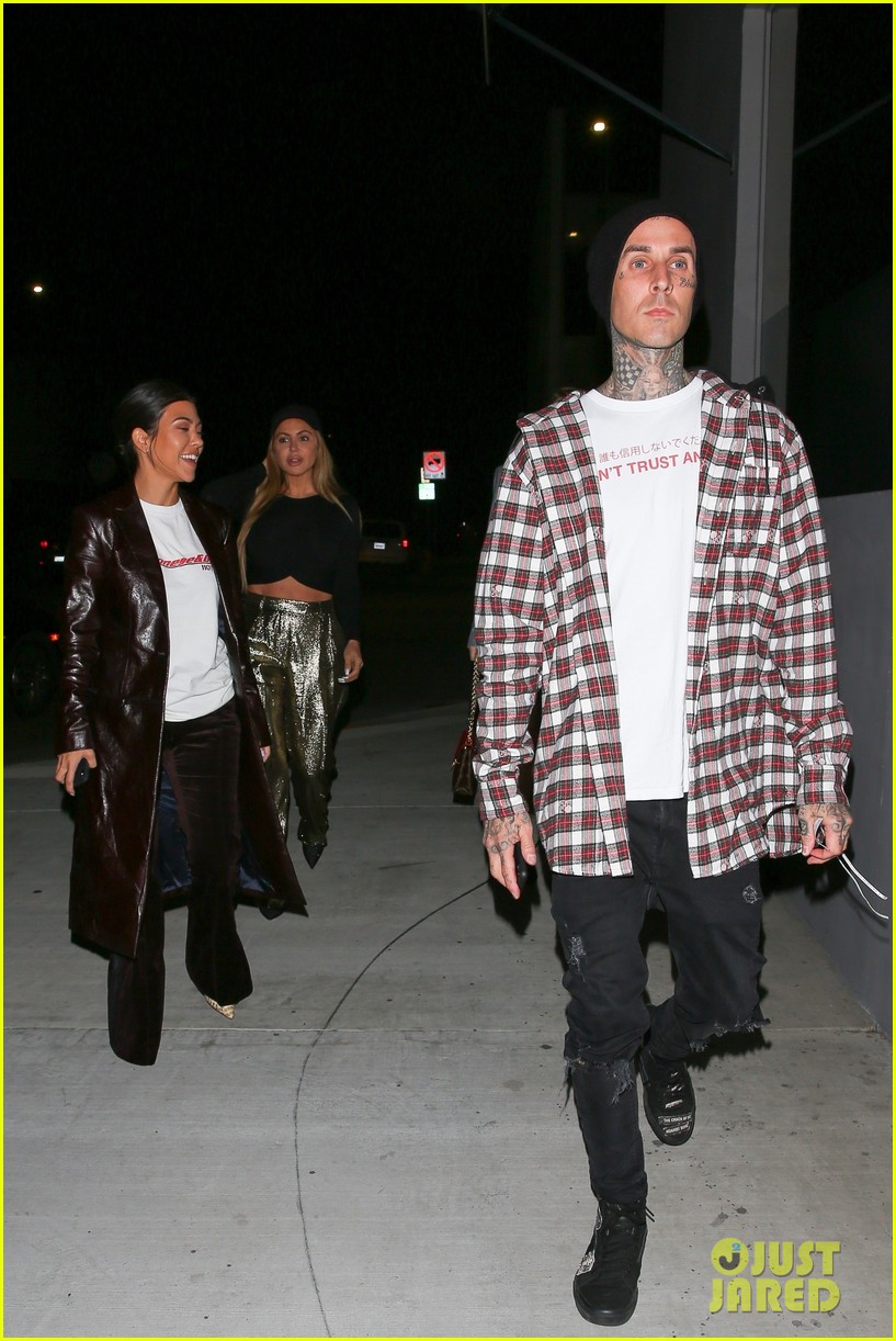 Travis Barker Once Admitted to Having a Crush on a Different Kardashian(01)