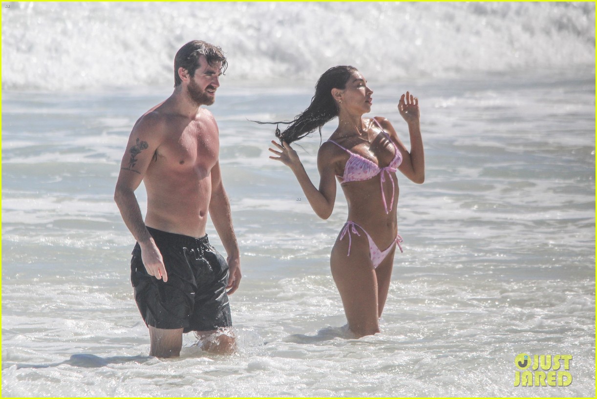 Girlfriend Chantel Jeffries Bare Their Hot Bods at the Beach in Mexico! | d...