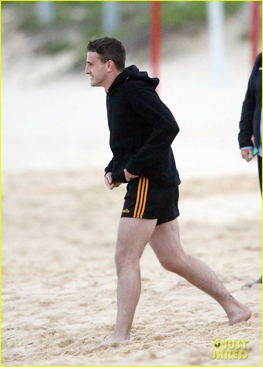 Photo: elsa pataky paul mescal beach scenes carmen set 14 | Photo