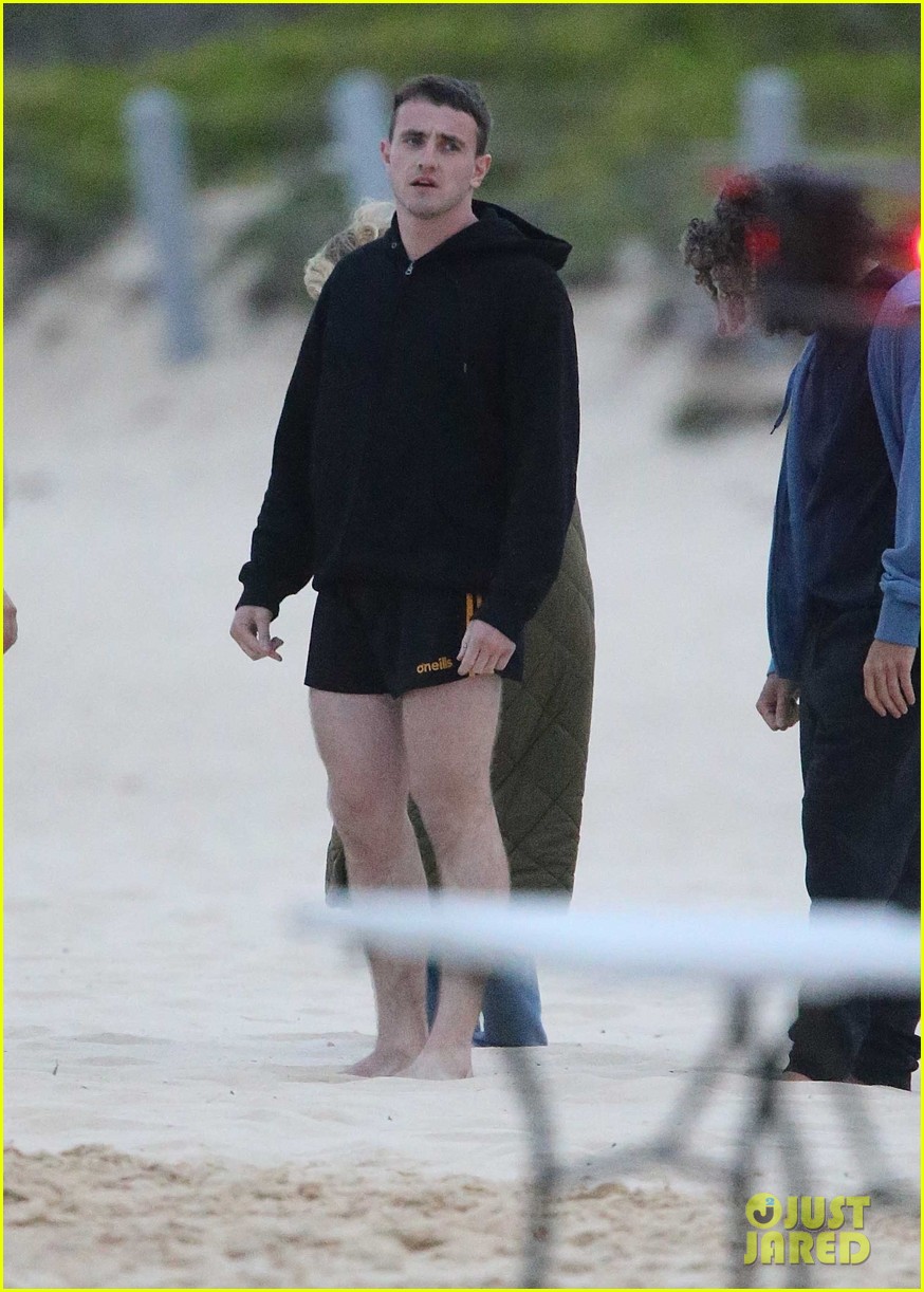 Photo: elsa pataky paul mescal beach scenes carmen set 16 | Photo