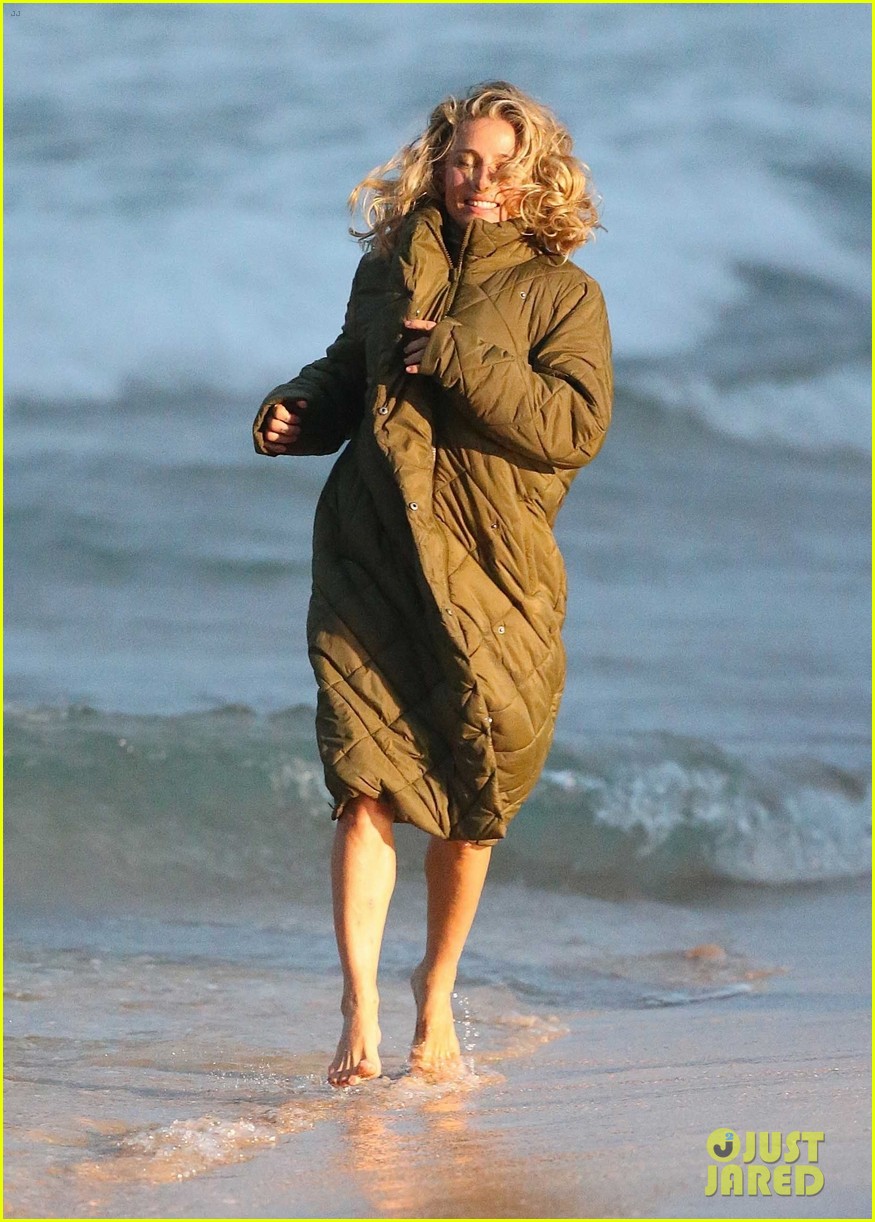 Elsa Pataky & Paul Mescal Film Scenes On The Beach For 'Carmen': Photo