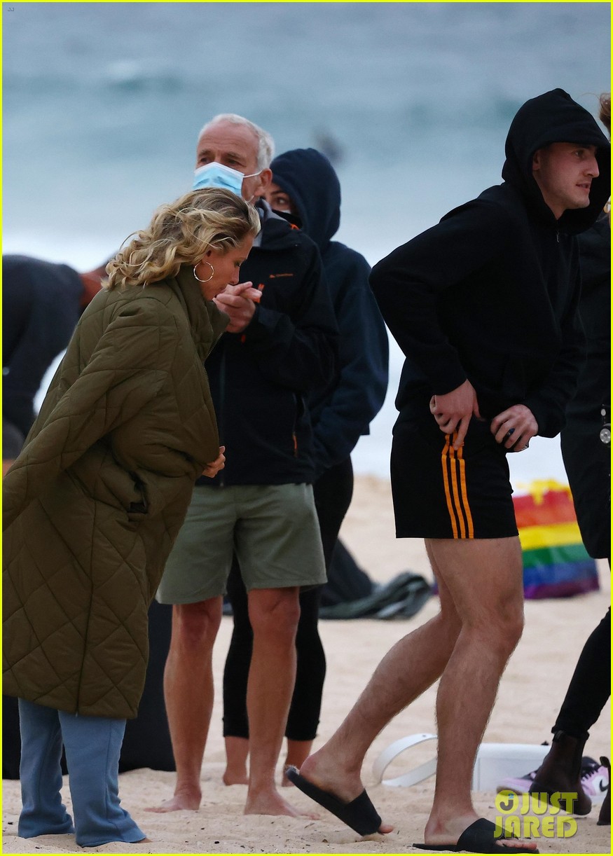 Photo: elsa pataky paul mescal beach scenes carmen set 60 | Photo