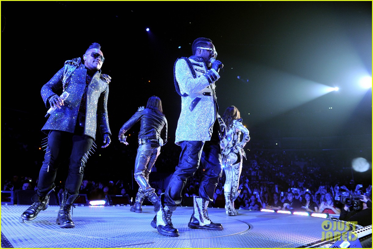 Concert Black Eyed Peas 12 Avril Fergie Is Trending Because People Just Realized She's Not an Original Black  Eyed Peas Member: Photo 4513574 | Black Eyed Peas, Fergie, Kim Hill, Music  Pictures | Just Jared