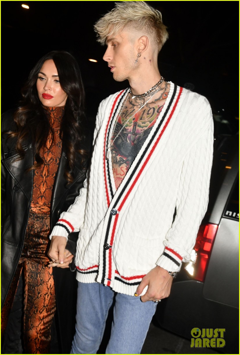 Megan Fox & Machine Gun Kelly Cuddle Up After His 'SNL' Performance in(02)