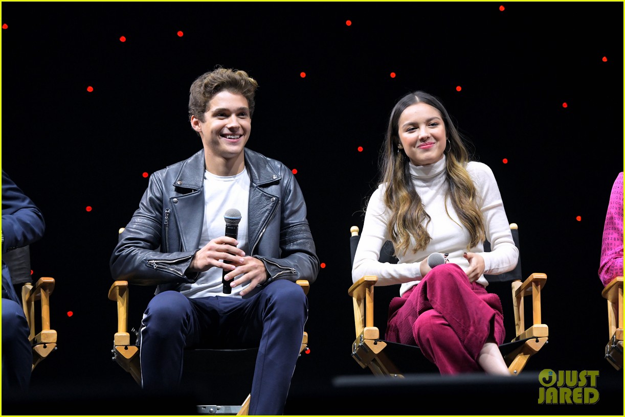 Fans Think Olivia Rodrigo's New Song 'Driver's License' Is About Joshua