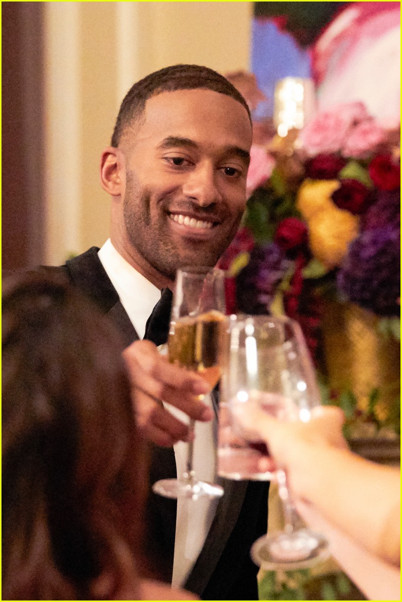 How Tall is Matt James from 'The Bachelor'? Viewers Keep Tweeting About