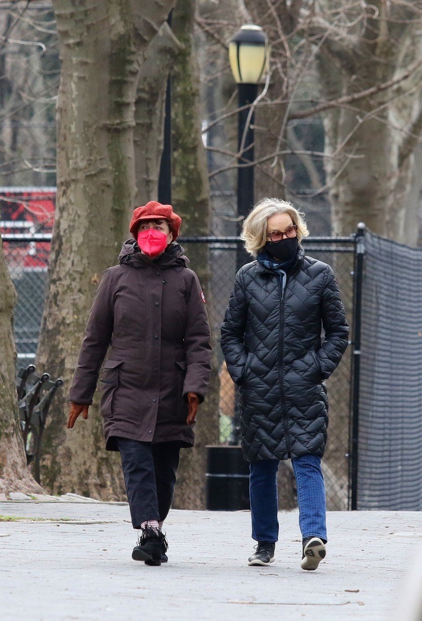 Photo: susan sarandon jessica lange out together nyc 03 | Photo 4515177