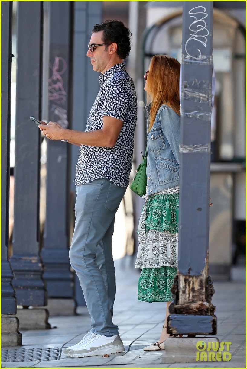 Photo: isla fisher celebrates 45 birthday sacha baron cohen sydney 22