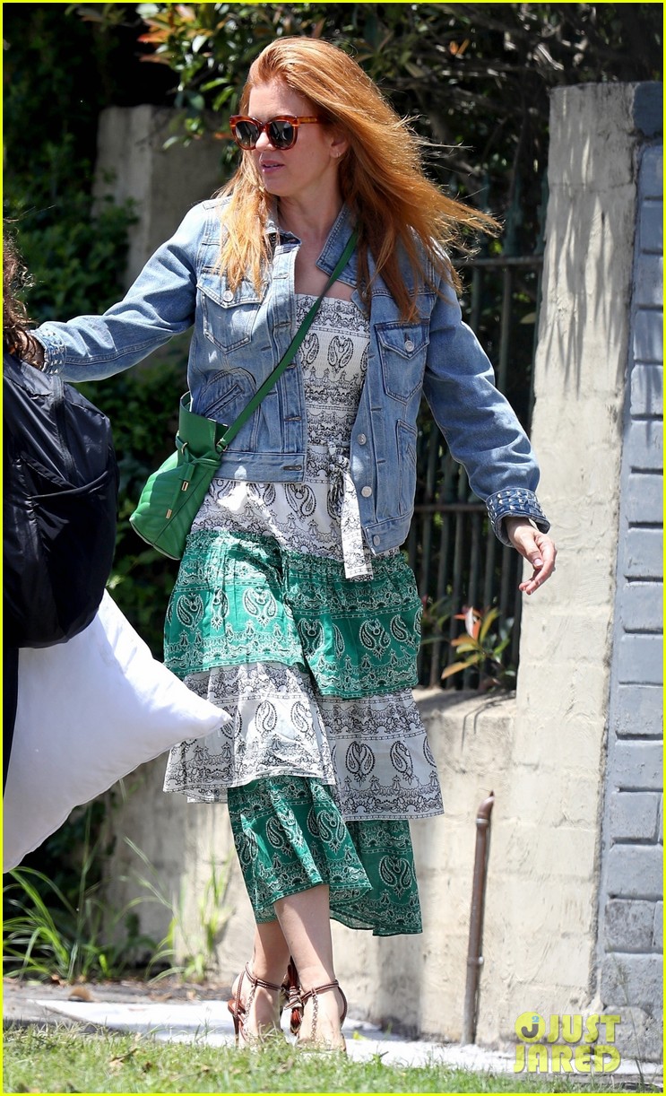 Photo: isla fisher celebrates 45 birthday sacha baron cohen sydney 36
