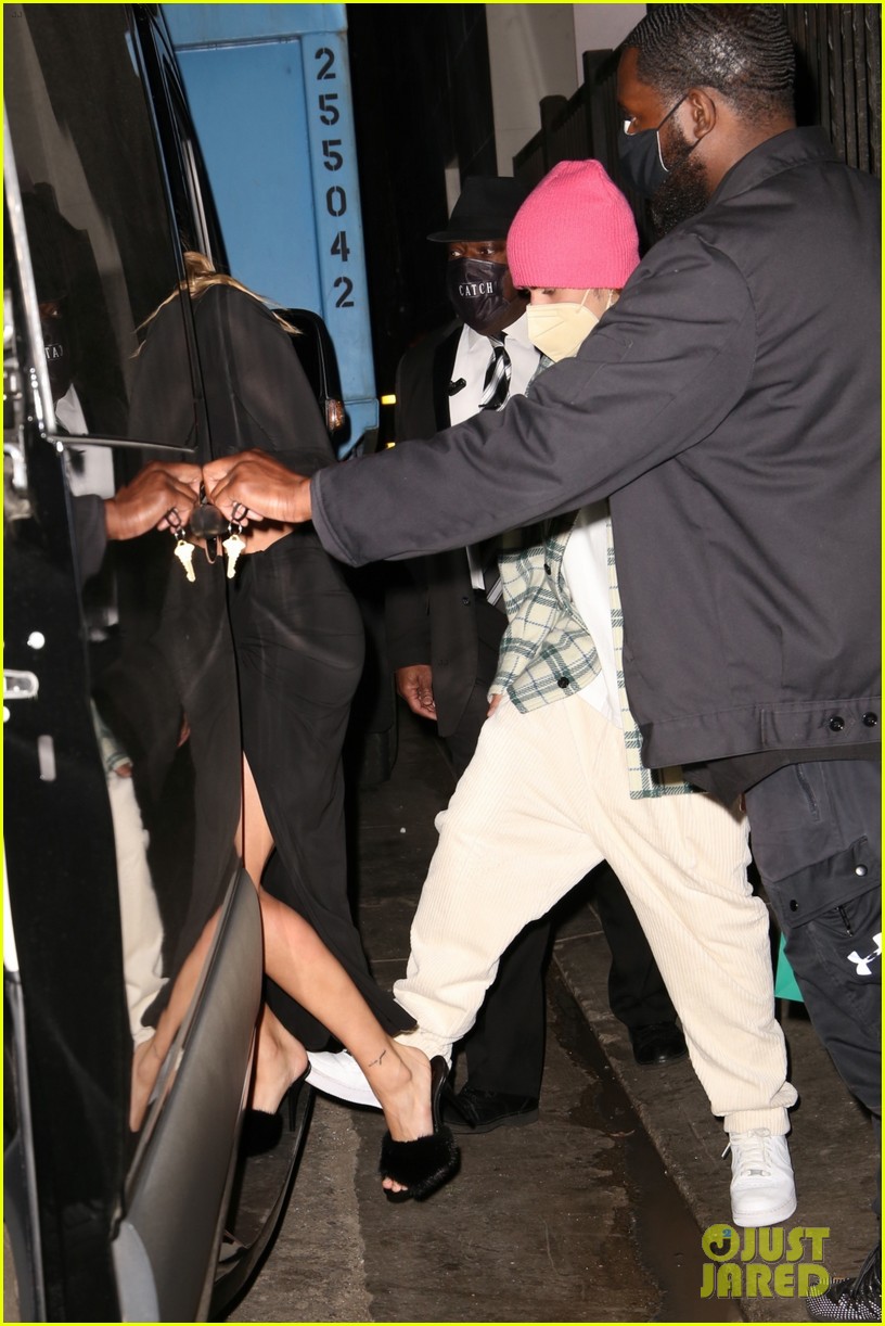 Justin Bieber & Wife Hailey Flaunt Cute PDA During a Friday Night Out