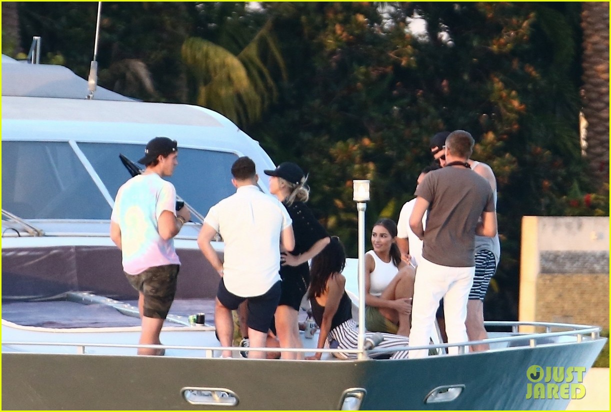 Photo: olivia culpo boat party in miami 46 | Photo 4522667 | Just Jared