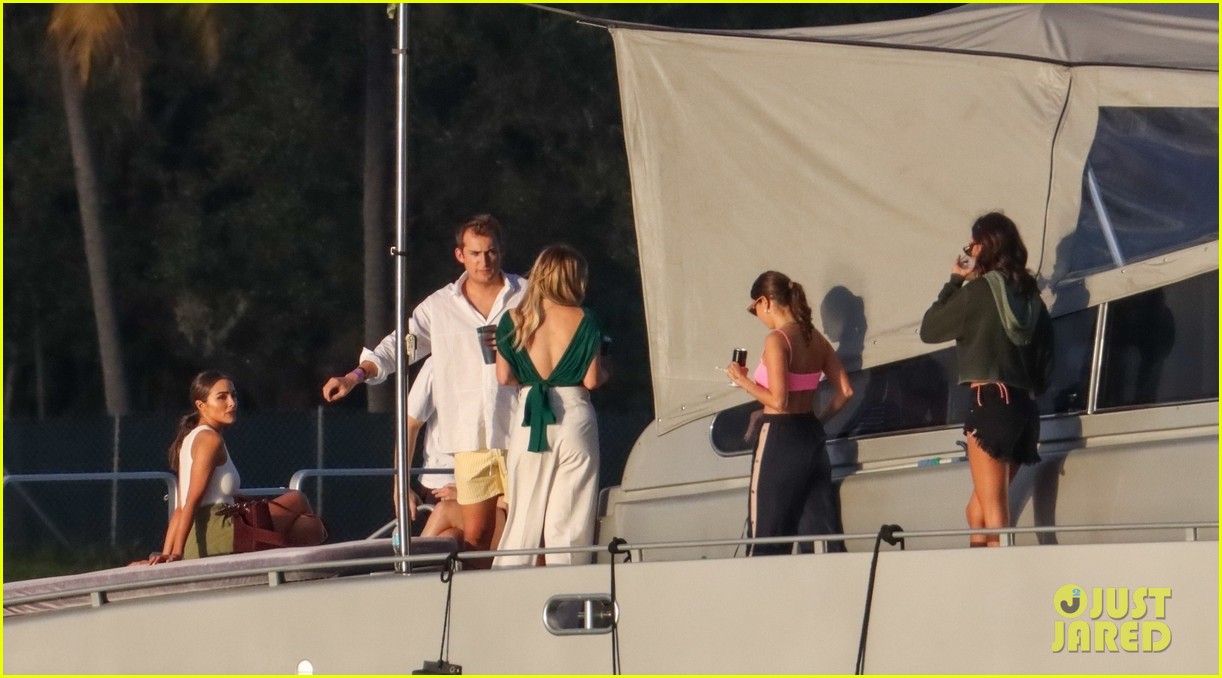 Full Sized Photo of olivia culpo boat party in miami 60 | Photo 4522681