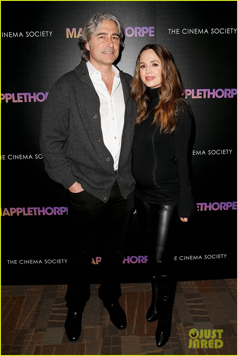 Eliza Dushku Reveals She's Pregnant, Expecting Second Child with(00)