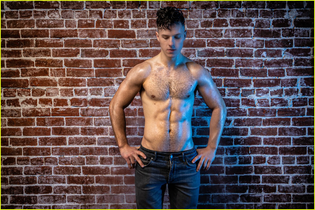 Modern Family's Nolan Gould Shows Off Ripped Body, Talks New Workout P...