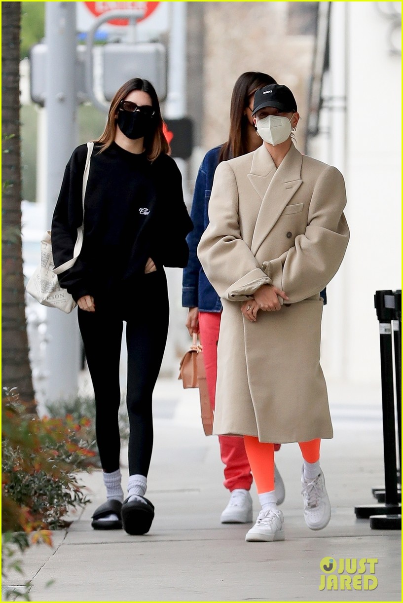 Kendall Jenner, Hailey Bieber, & Joan Smalls Meet Up for Lunch & a