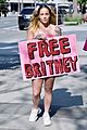 britney spears fans at court hearing 01