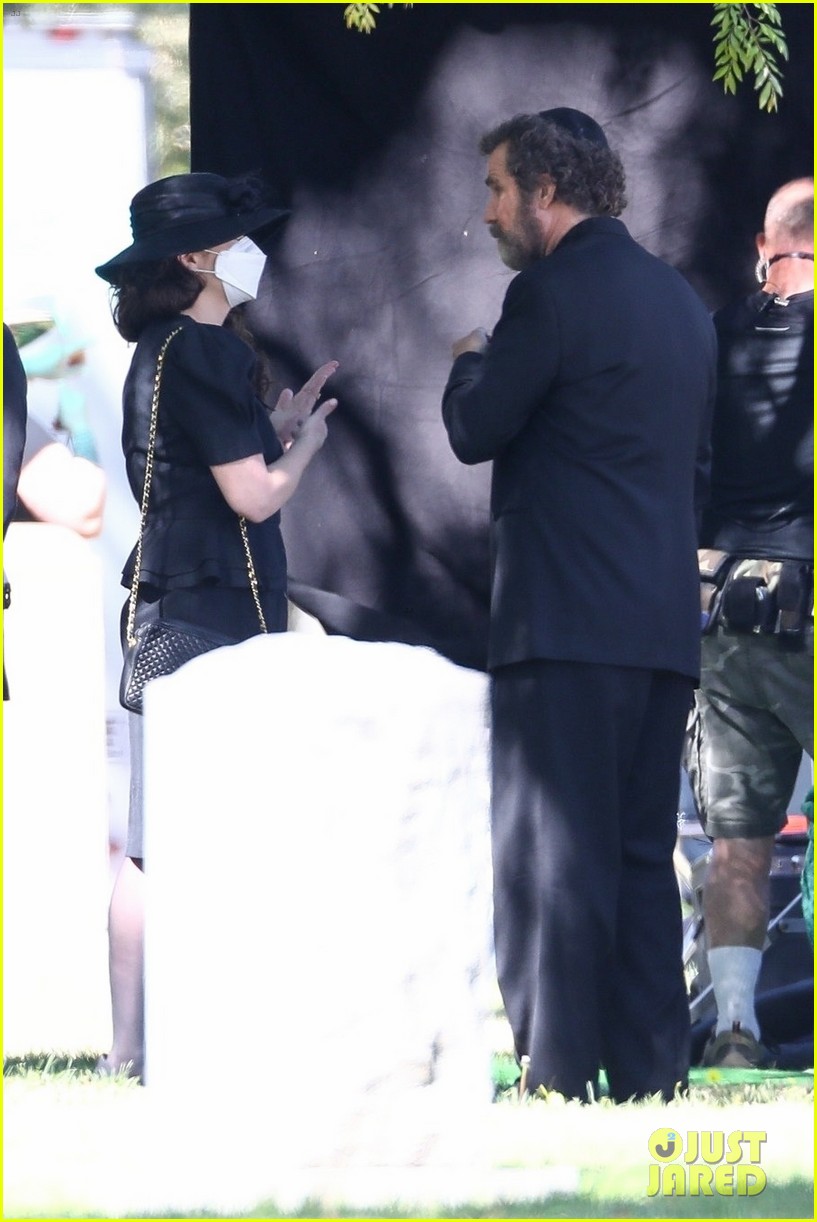 Will Ferrell & Paul Rudd Film a Jewish Funeral Scene for Comedy Series 'The Shrink Next