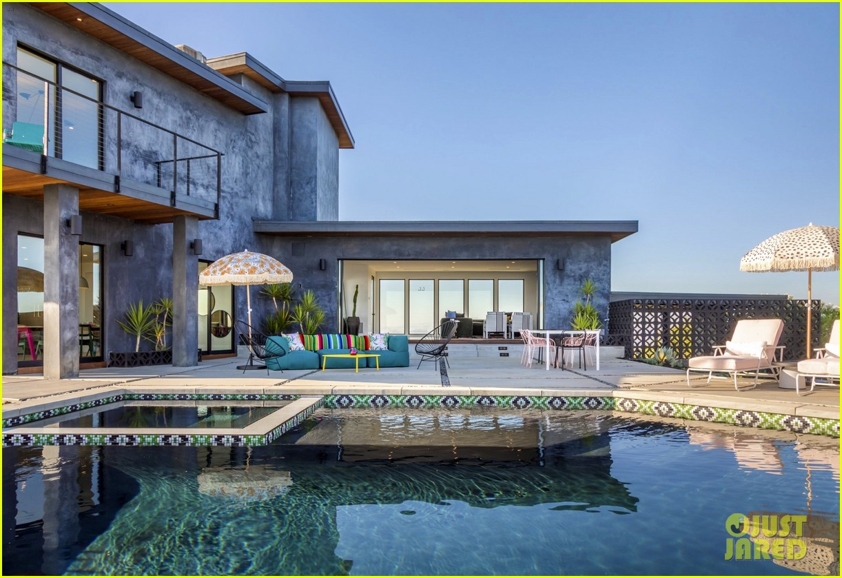 Gene Simmons' Wife Shannon Tweed Buys Mansion in Malibu for 5.8 Million Take a Look Inside