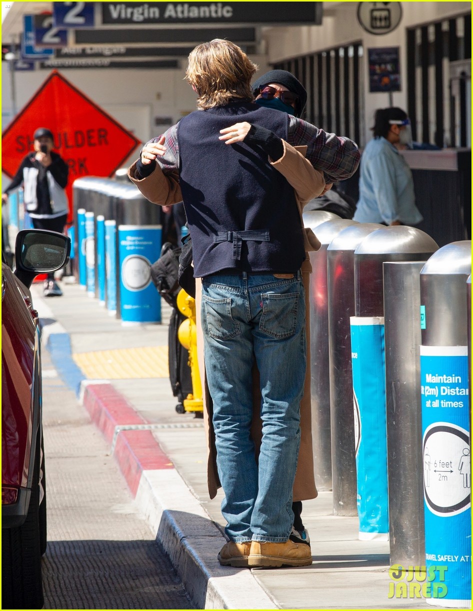 Photo: felicity huffman gets dropped off lax william h macy 03 | Photo