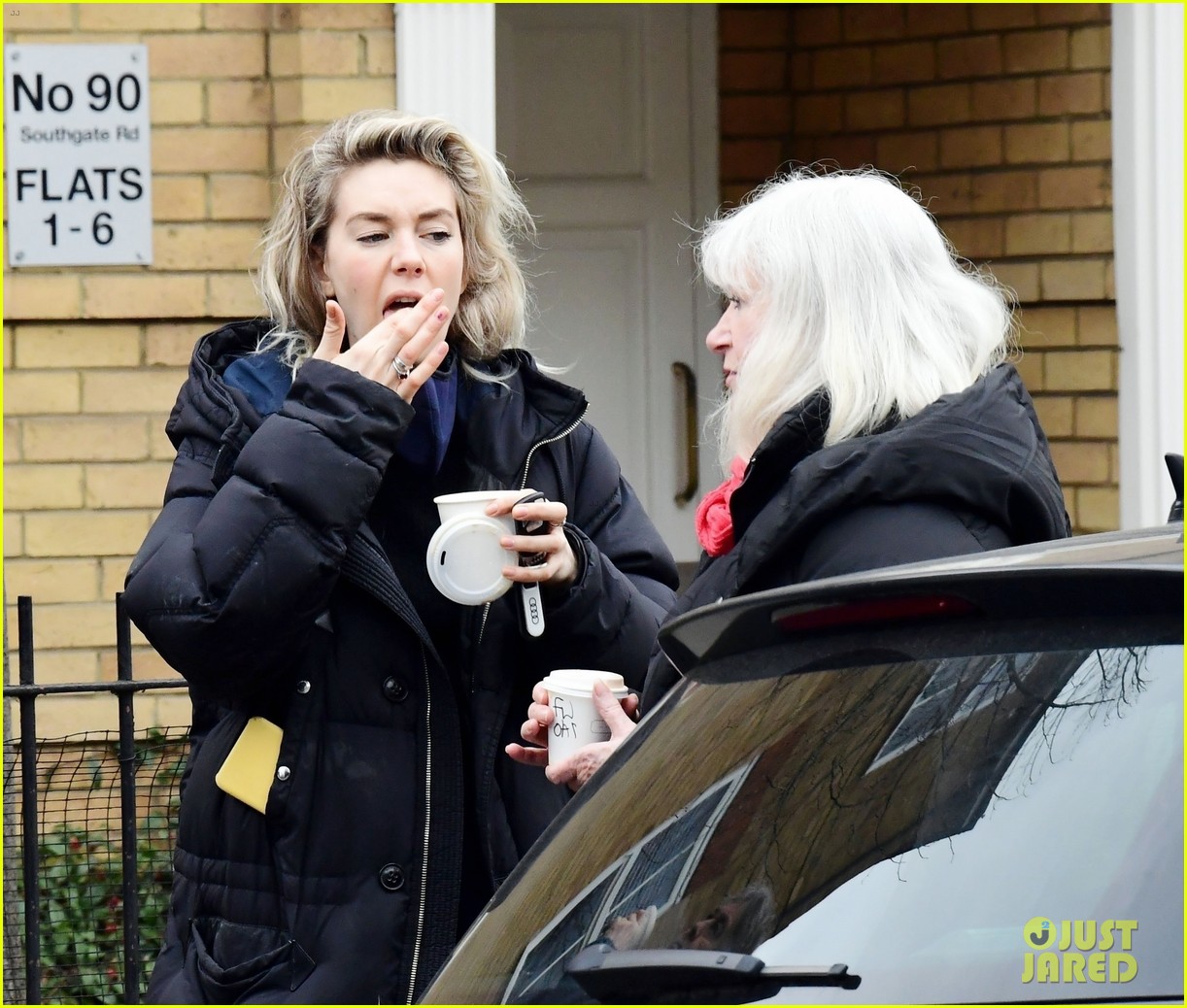 Oscar Nom Vanessa Kirby Goes House Hunting with Mystery Man & Her