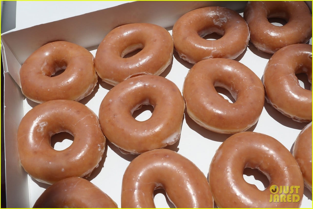 krispy kreme free donuts 044535448