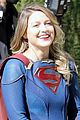 melissa benoist shows off her smile on supergirl set day before premiere 02