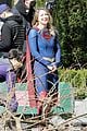 melissa benoist shows off her smile on supergirl set day before premiere 05