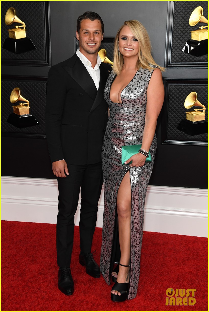 Miranda Lambert Wins Best Country Album At Grammys 2021 With Husband(01)