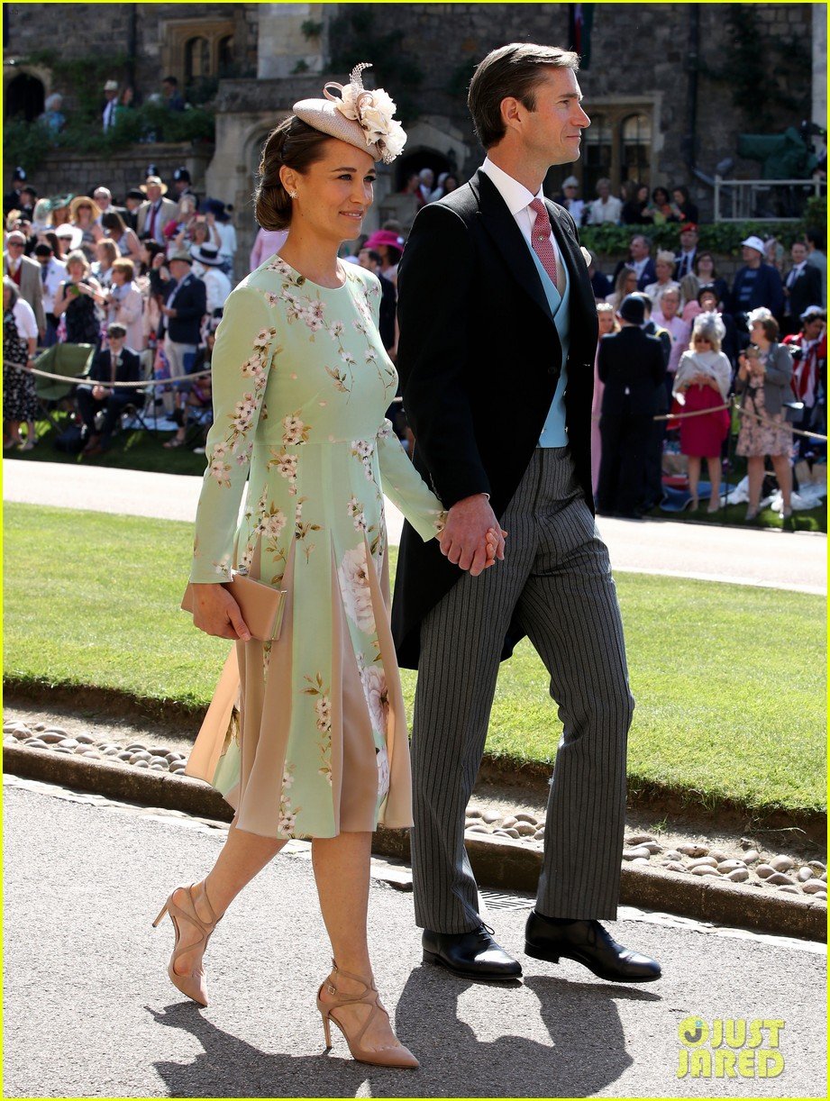 Pippa Middleton Is Pregnant with Her Second Child, Mom Carole Confirms(02)