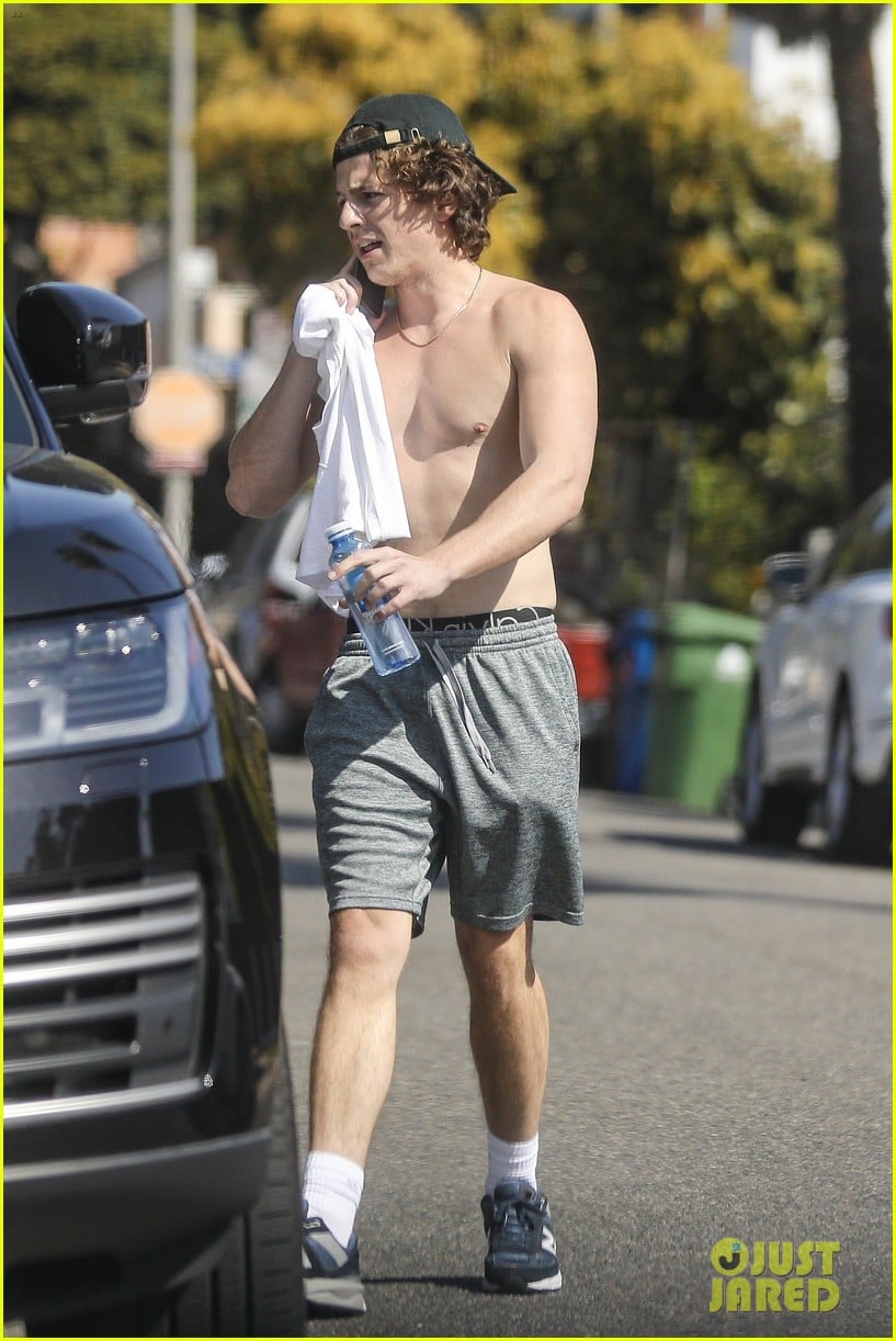Charlie Puth Puts His Buff Body on Display After His Workout: Photo ...