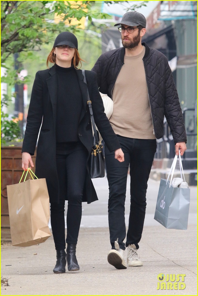 emma stone gives birth to first child with dave mccary 024536270
