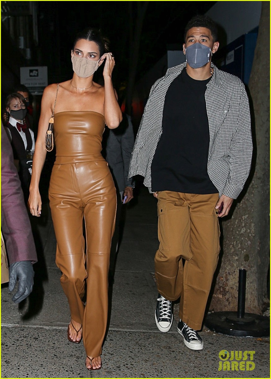 kendall jenner devin booker hold hands on date night 044547145