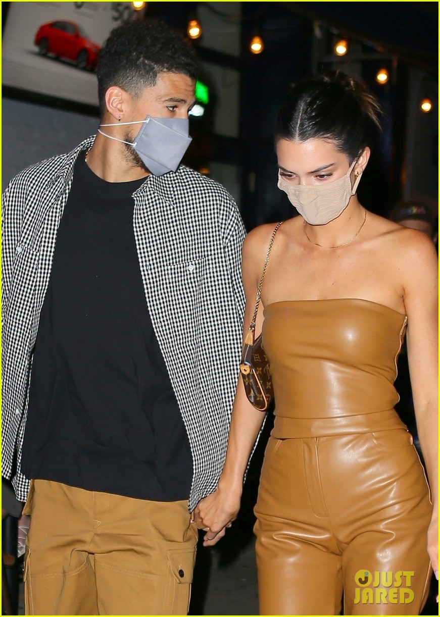 kendall jenner devin booker hold hands on date night 054547146