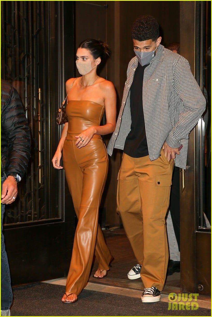 kendall jenner devin booker hold hands on date night 064547147
