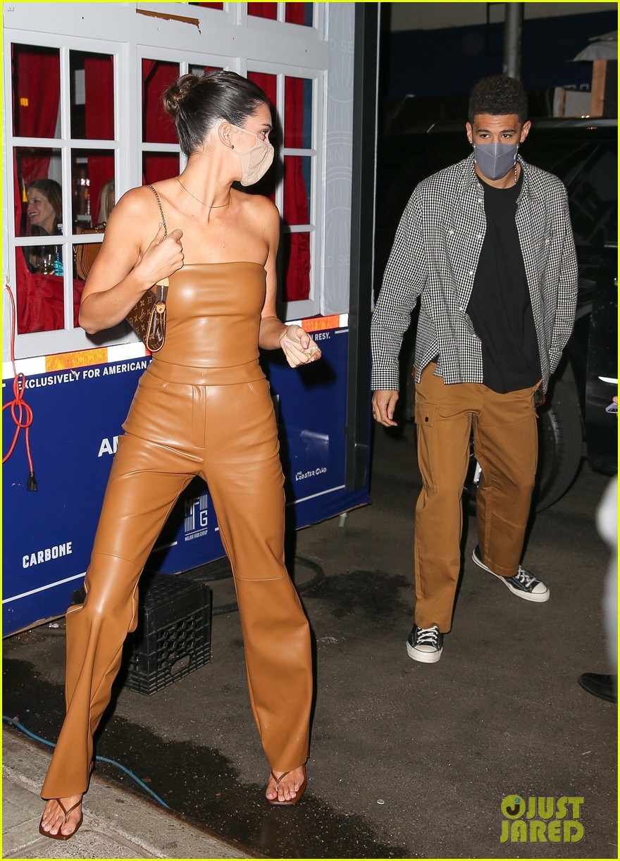 kendall jenner devin booker hold hands on date night 114547152